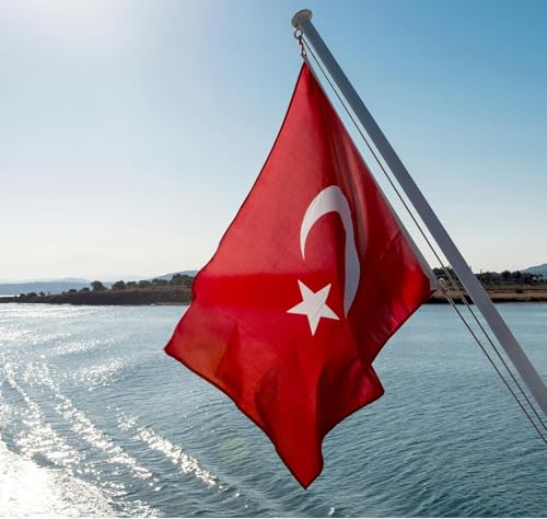 Premium Türk Bayrağı (50x75CM) – Nefes Alabilir 125gr Rashel Kumaş, Çift Dikişli, Sağlam Kulplu, UV ve Solmaya Karşı Dayanıklı, İç/Dış Mekan Kullanımı (50X75CM) – MegTR